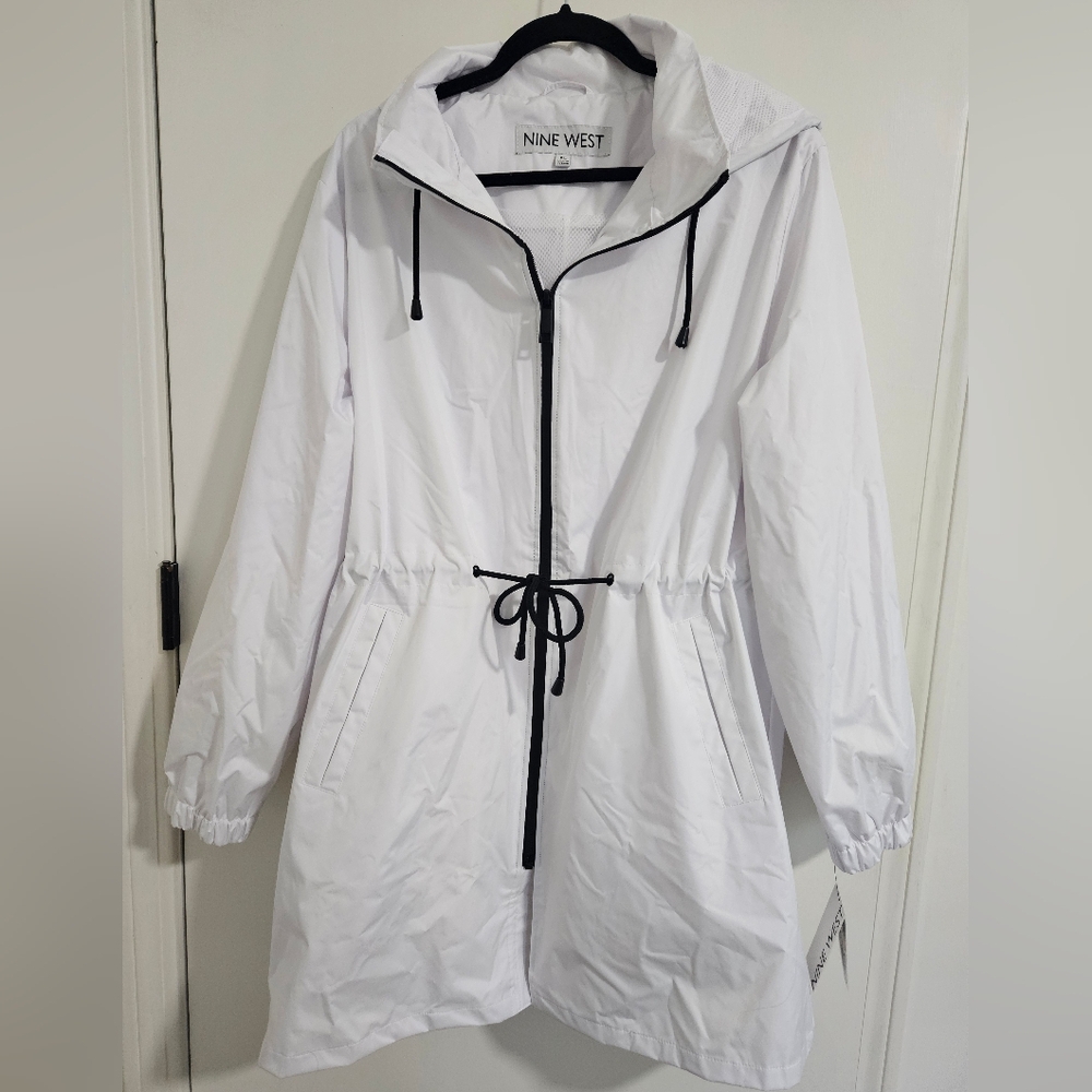 Nine West White Hooded Anorak Rain Jacket with Black Trim